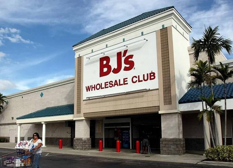store front of bj's wholesale club